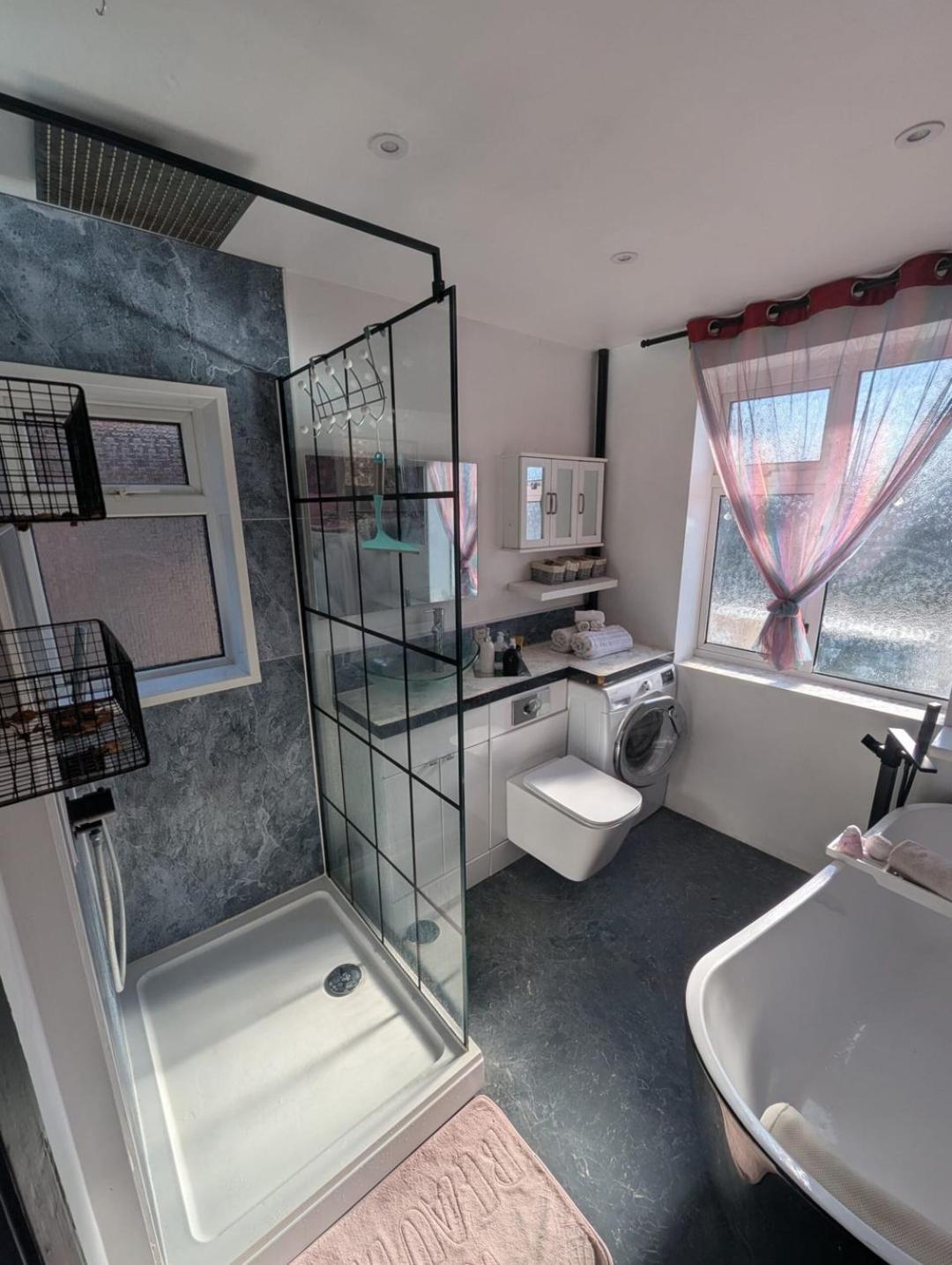 Spacious 3b With Garden In Ipswich